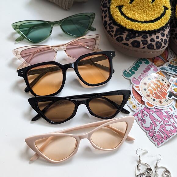 Retro 70s Groovy Funky Festival Sunglasses Rockstar Penny Lane Sunnies Shades - Picture 1 of 4